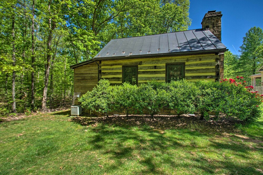 Numerous On-site Trails: Earlysville Wooded Cabin