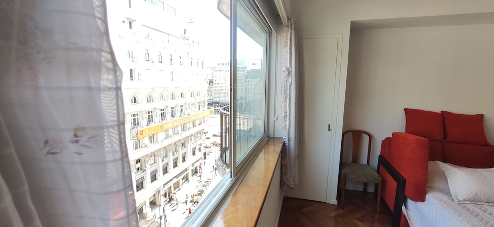 Spacious Studio Near Obelisk Comfort and Style