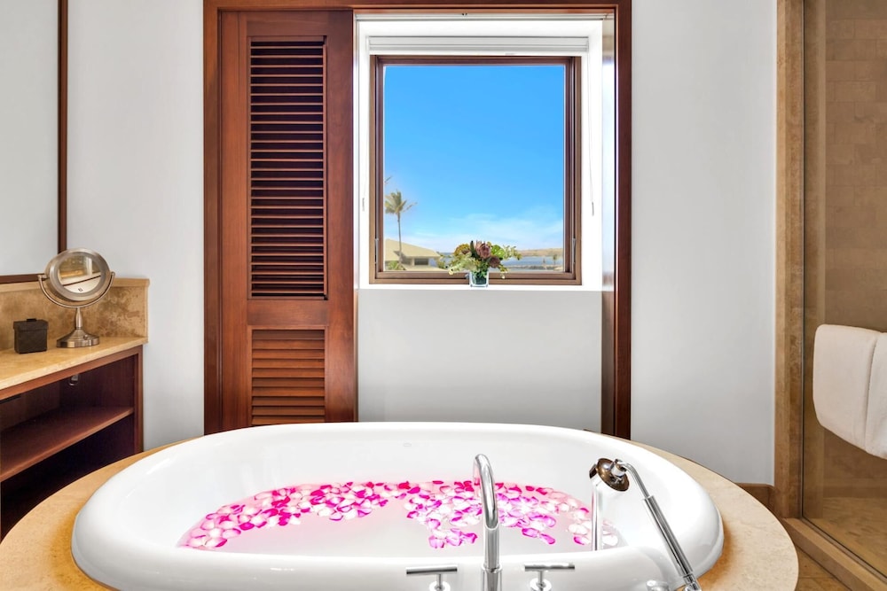 NEW KBM Resorts Free CAR Hale Nalu At Montage Kapalua Bay, Sleeps 10! Oceanfront 3-bedroom Condo With Daily Housekeeping, Spa! Mon-6302