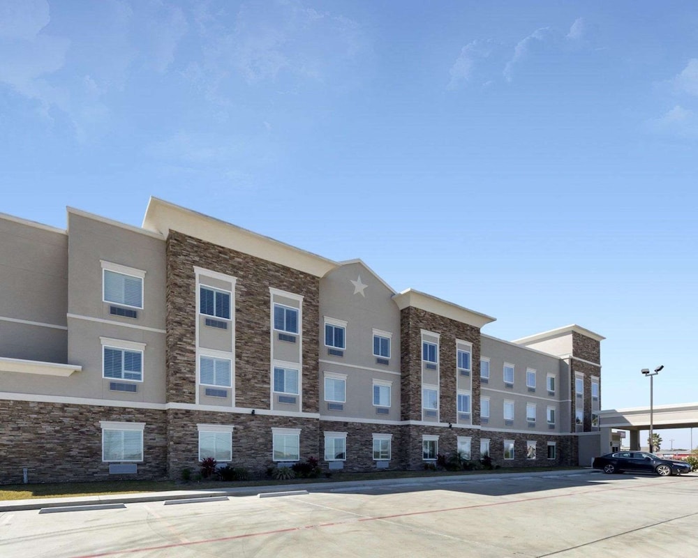 Garner Hotel Victoria - East by IHG