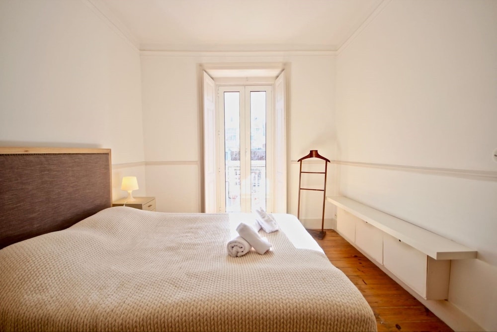 Akicity Lisboa Rose view 4