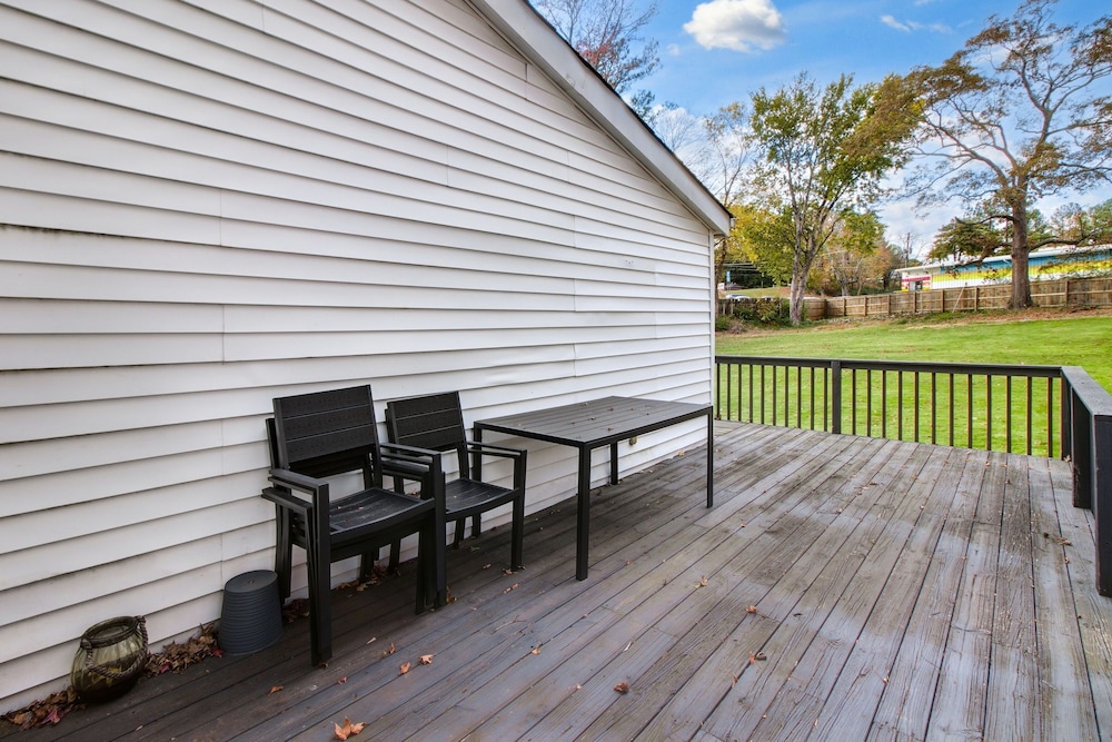 Charming 3BR Retreat in Chamblee