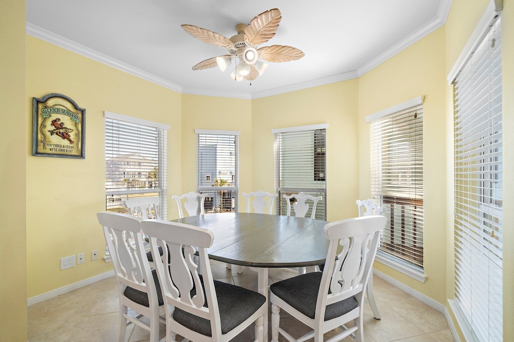 Starlight Oasis by Ryson Vacation Rentals