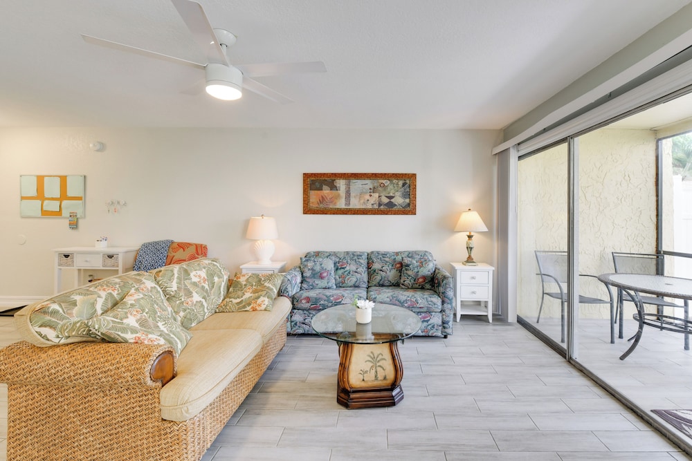 3 Mi to Siesta Key Beach: Condo w/ Heated Pool!