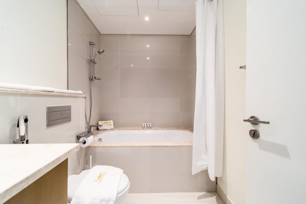 1BR Apt Brand New Spectacular Views Downtown