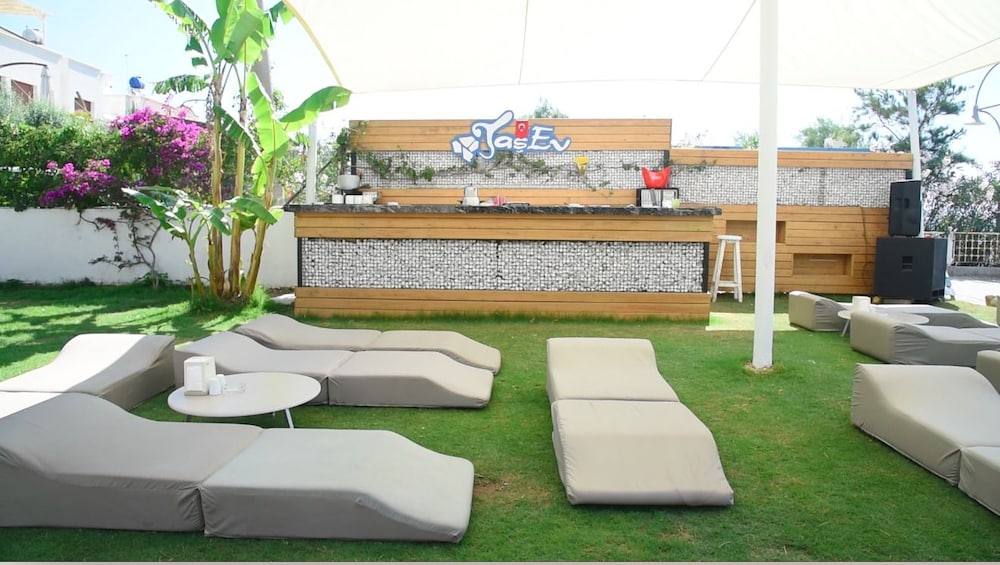 Tasev Apart Hotel