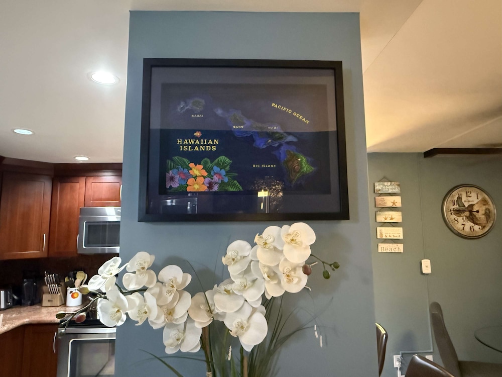 Whale Watching From Your Lanai - Tropical Oceanfront 2-2 in West Maui