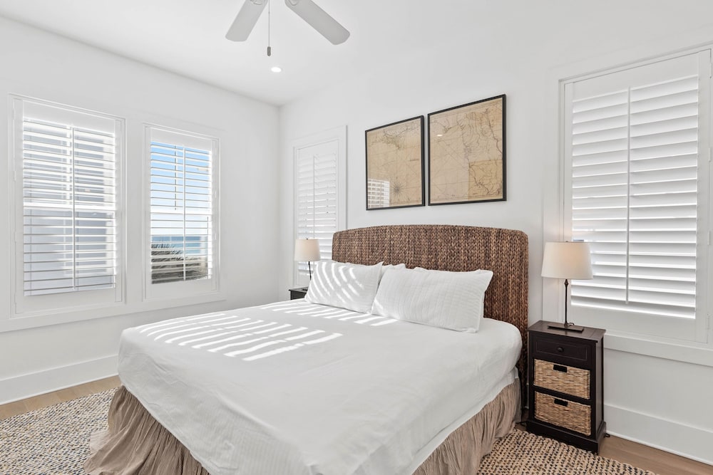 Grayt Digs by Avantstay Next to Beach Oceanview