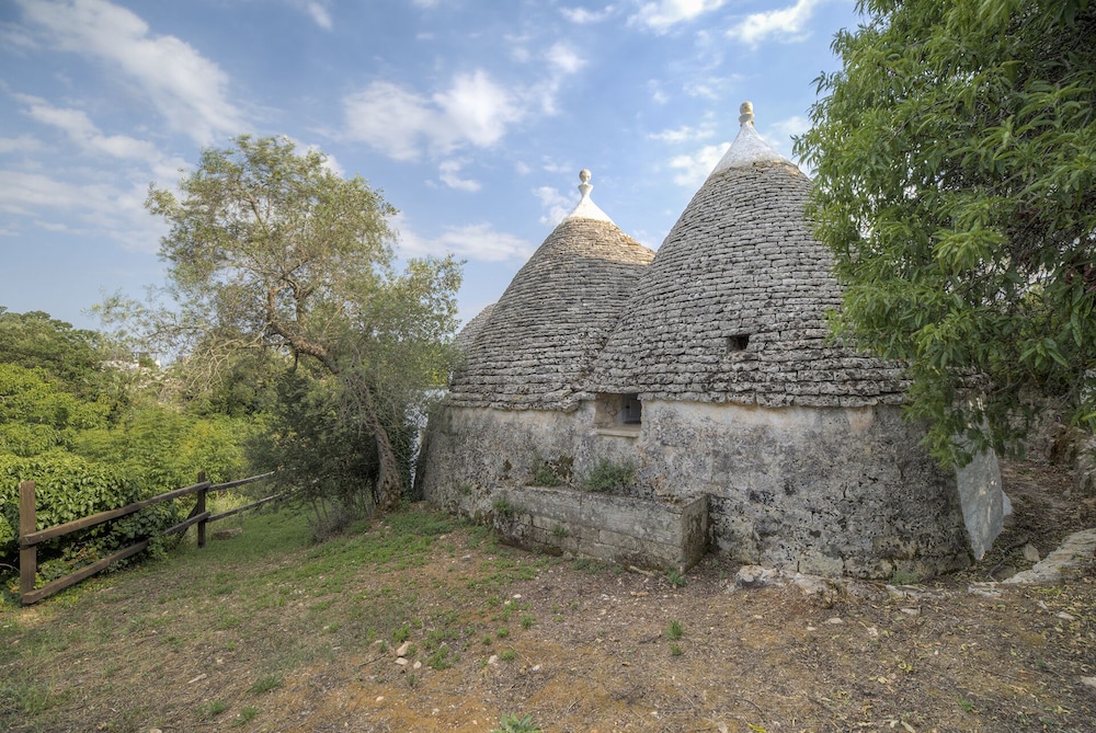 Trullo Grotta Cisternino by Typney view 3