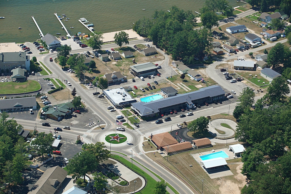 Silver Sands Hotel & Resort