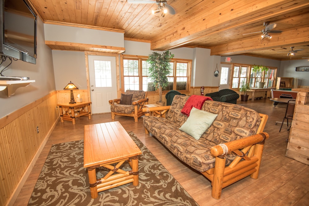 Skyport Lodge