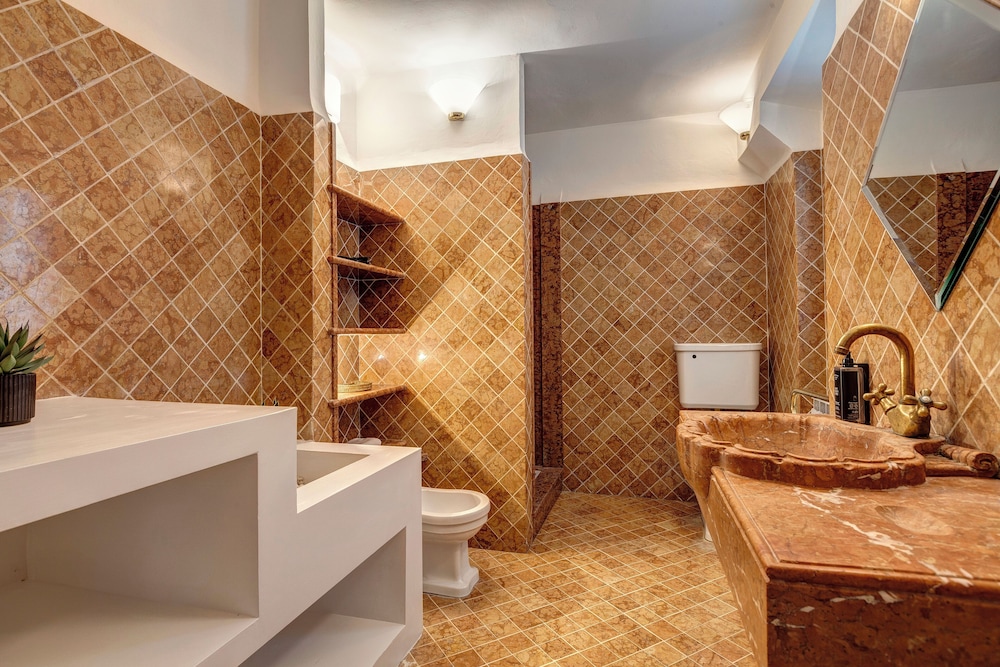 Palestro Apartment by Mamo Florence