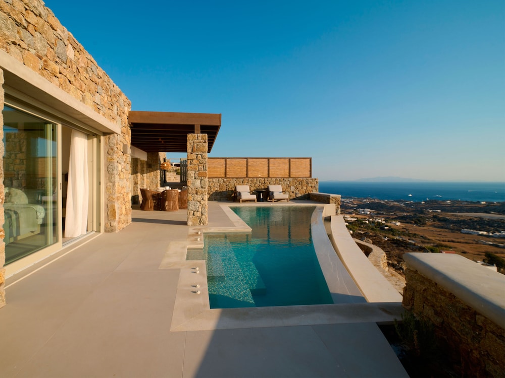 Kounoupas Complex by Mykonos Rocks