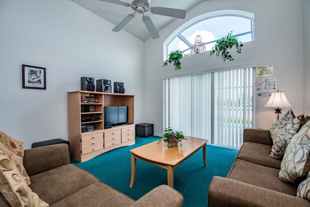 Villa Near Disney 4 Bd 3 Bt With Private Pool Quiet Comminuty