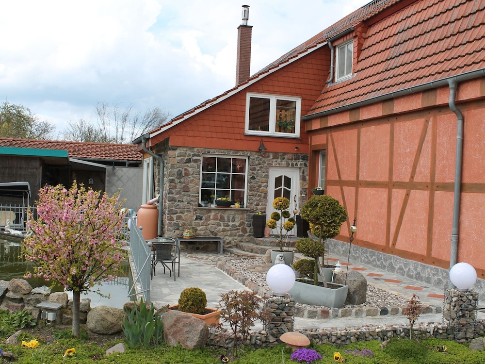 Budget-wohnung in Grundshagen mit Gartensitzplatz