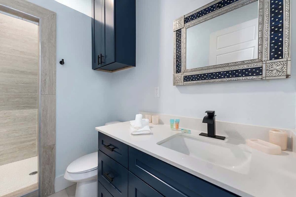 Terracotta Retreat/ Sleeps 30!
