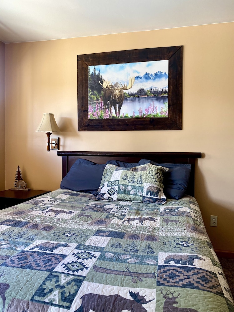 Moosehead Lodge & Cabins