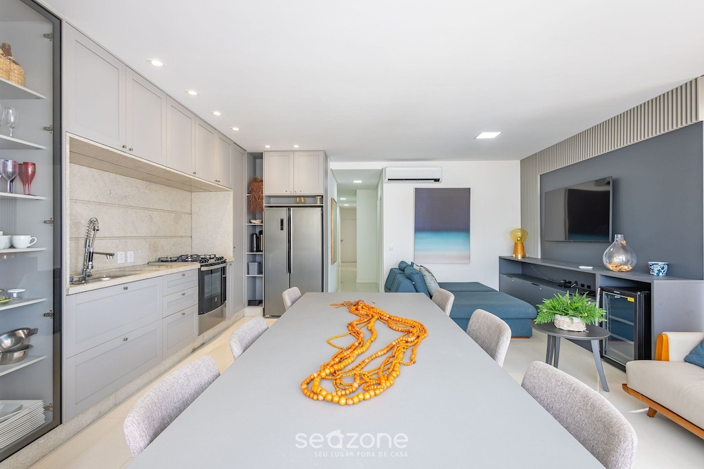 3-suite apt 280m From sea in Itapema Vga1002