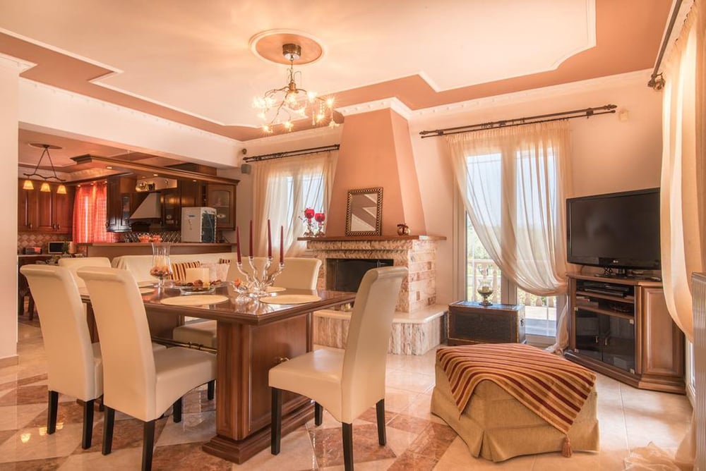 Fontana Holiday Home