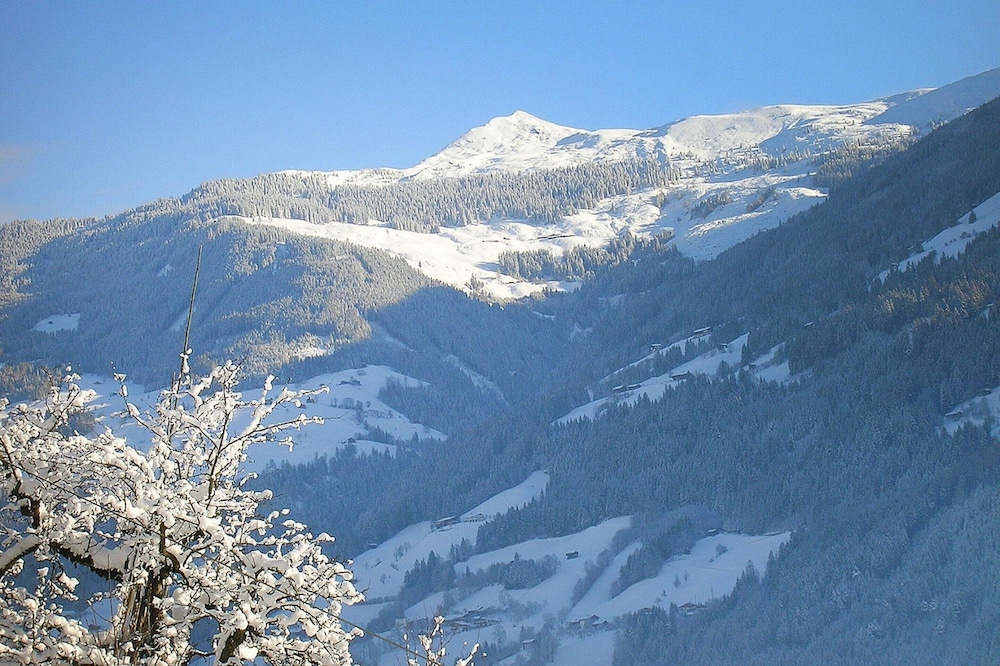 Apartment in Fugen Near Spieljochbahn