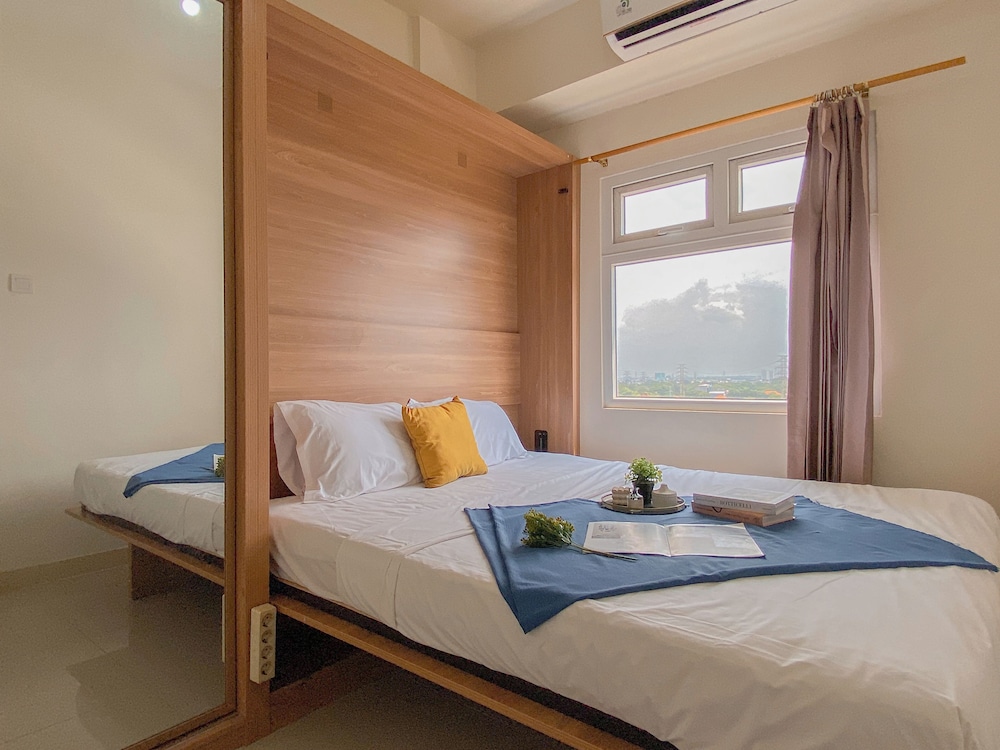 Good And Homey 2Br Apartment At Green Pramuka City