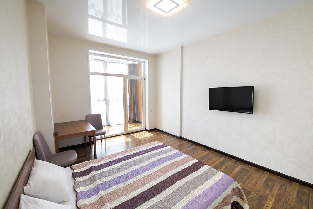 Apartment on Komarova 58-1b view 5