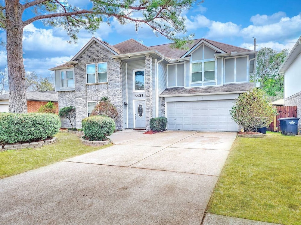 Katy Oasis w Game Room