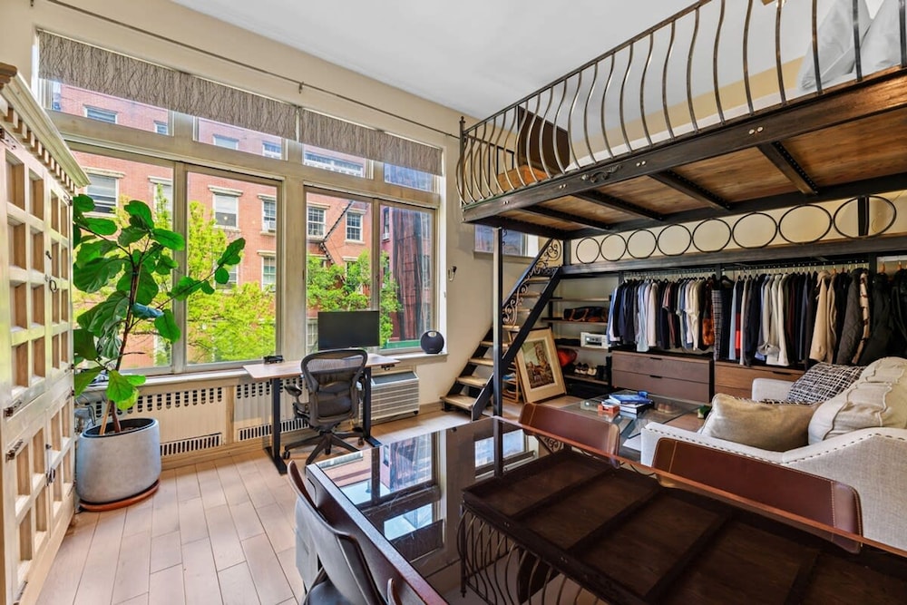Charles Court II by Rovetravel West Village Loft
