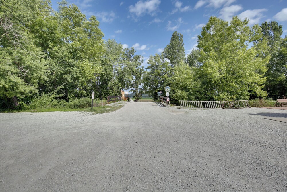 'the Chardonnay Chalet' Defiance Studio Trail!