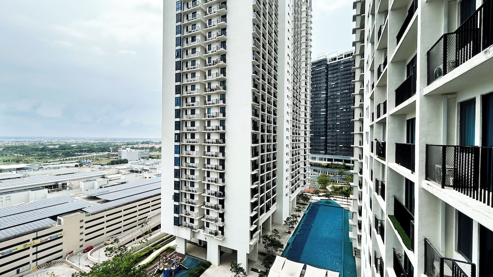 Trefoil by Manhattan Group
