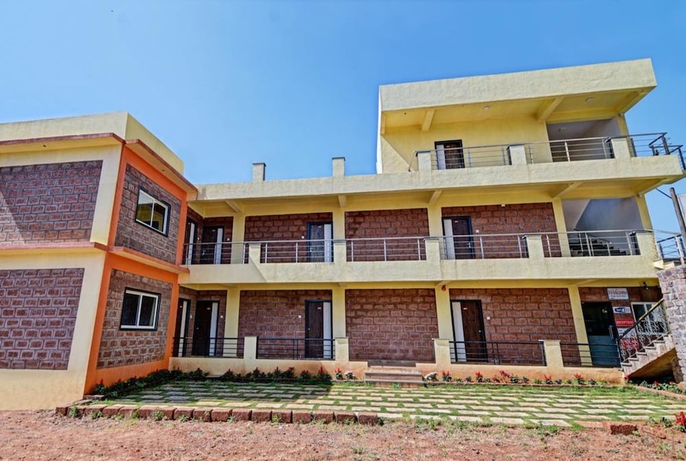 Aditya Hill View Inn view 3