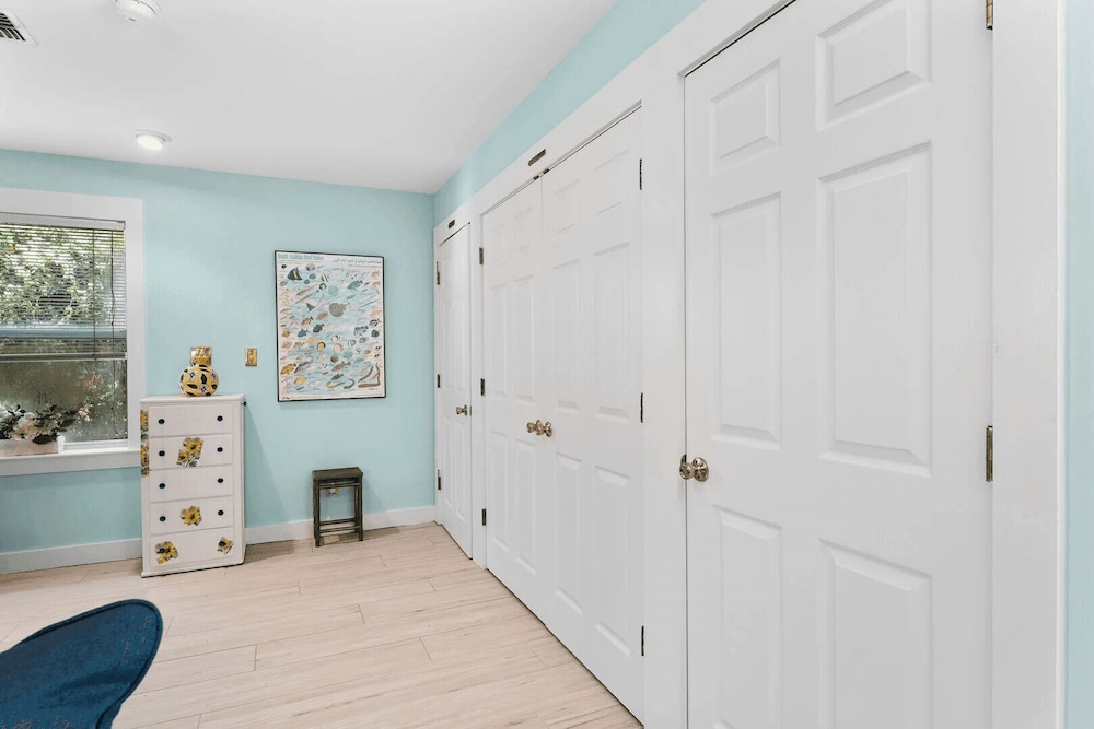 30A Grayt'n Greatful by Avantstay Charming Home+cottage, Walk to Western Lake