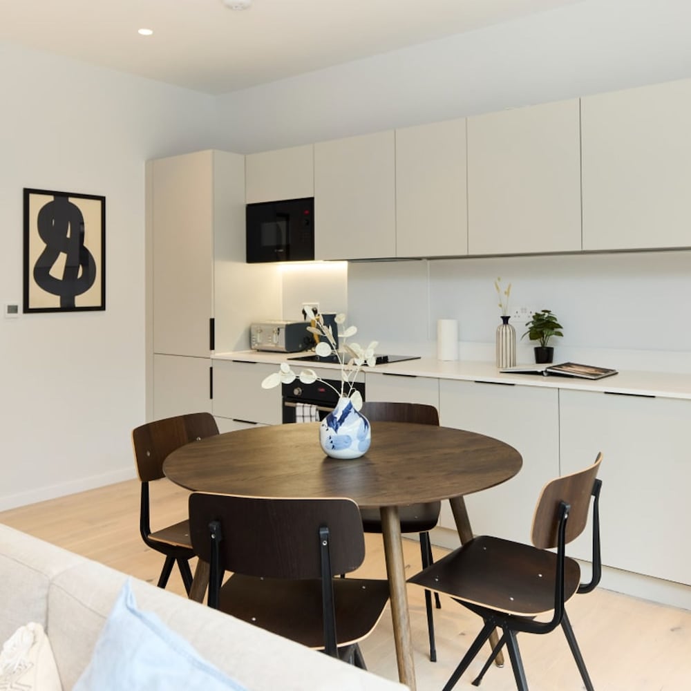 The Brondesbury Quarters - Modern 2bdr Flat With Balcony Parking photo 4