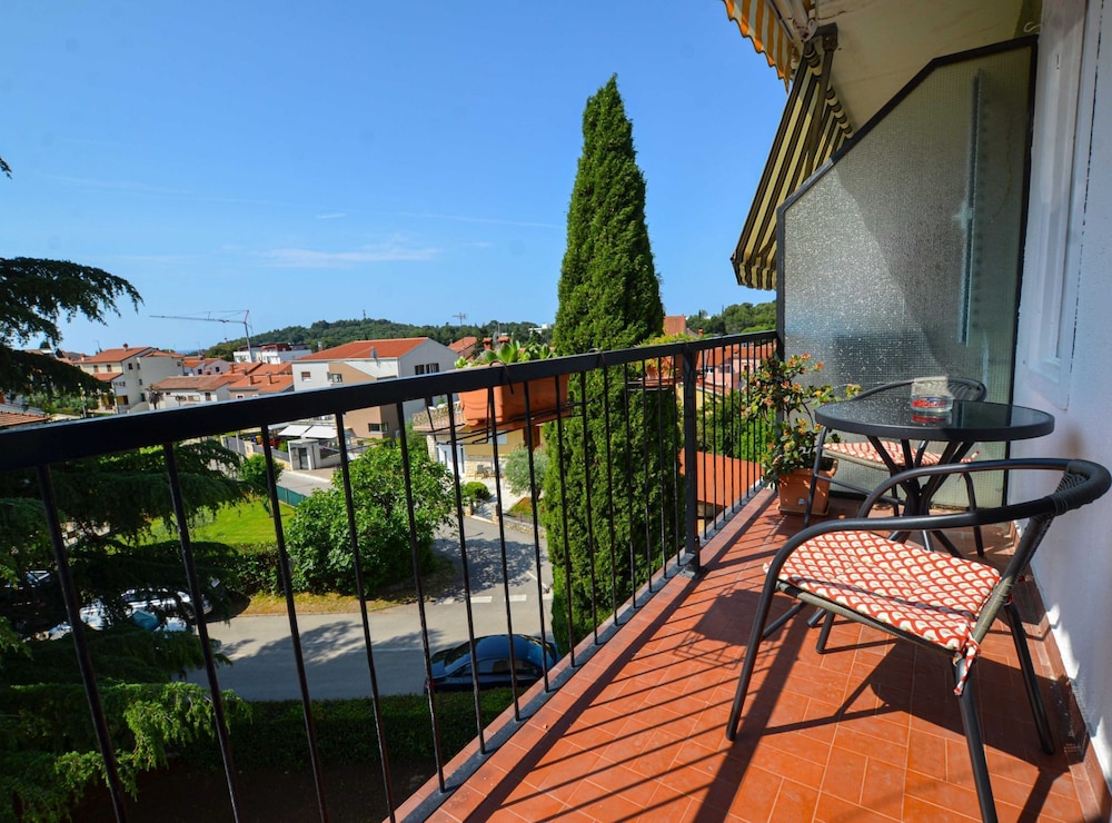 Cozy and Smart Rovinj Apartment With Balcony