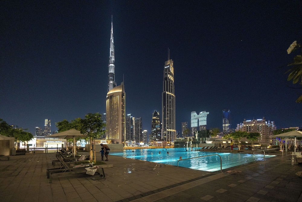 Maison Privee - Elegant Urban Stay Just Steps from Burj Khalifa