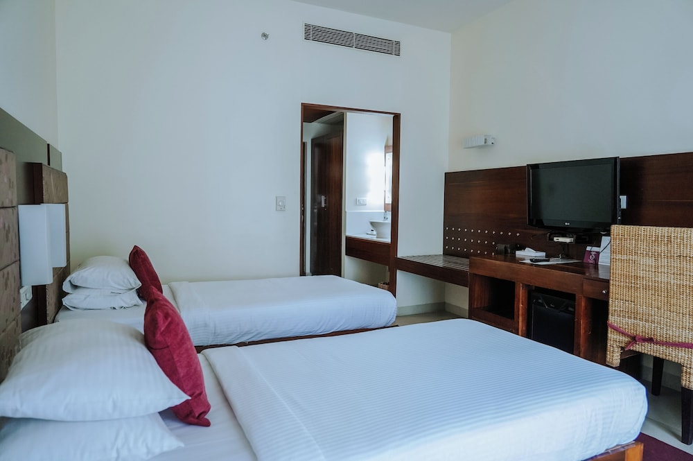 Hotel Devaragam