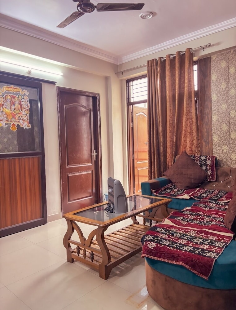 Happy Home - 10 Mins From Sangam River