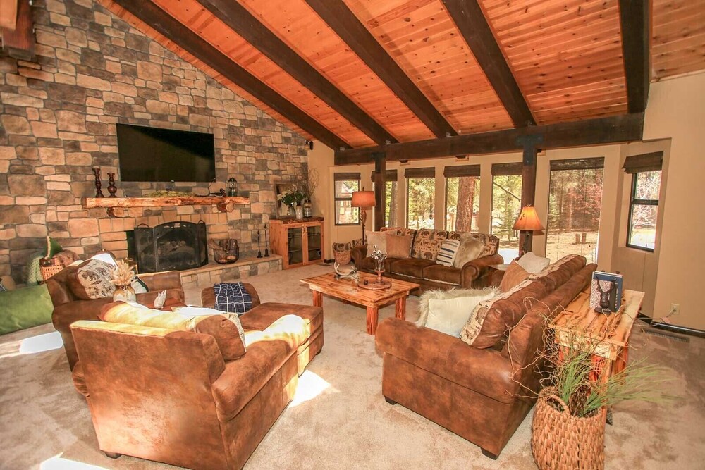 The Lodge At Snow Summit 6 Bedroom Residence by RedAwning
