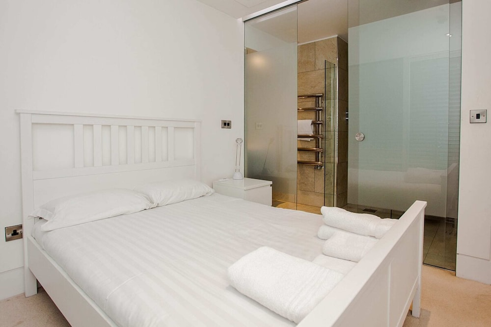 Exquisite 2 Bedroom Apartment In Bank