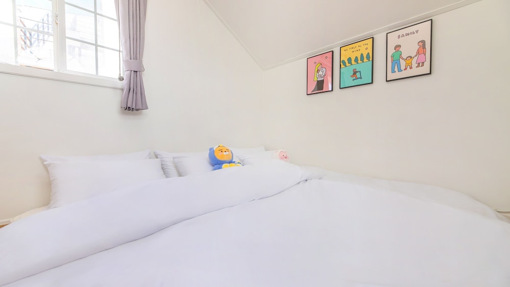 Ganghwa Hi Mom Kids Spa Pension Yellow