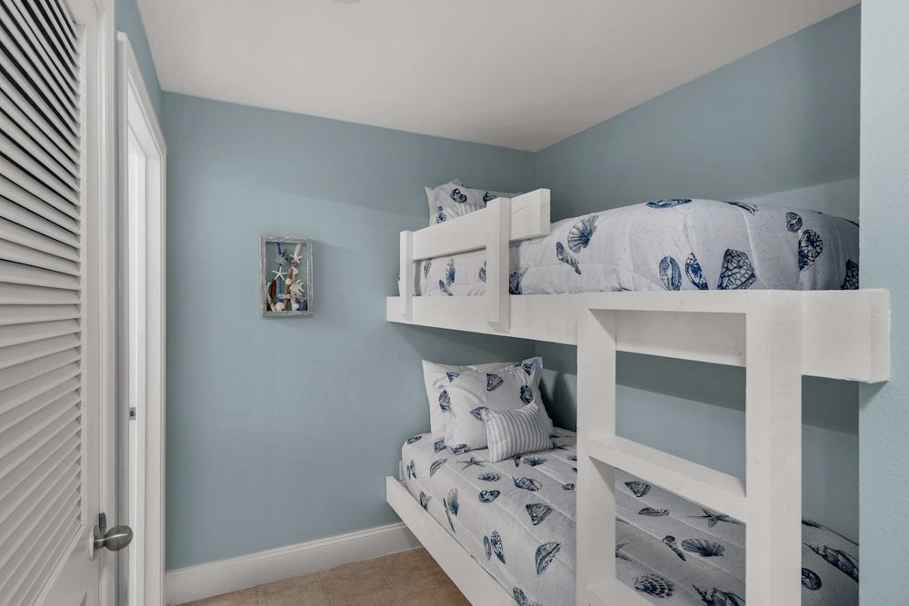 Laketown Wharf by iTrip view 2