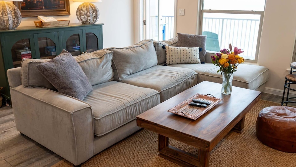 Penthouse Beachfront Views Renovated 4 Bedroom Condo