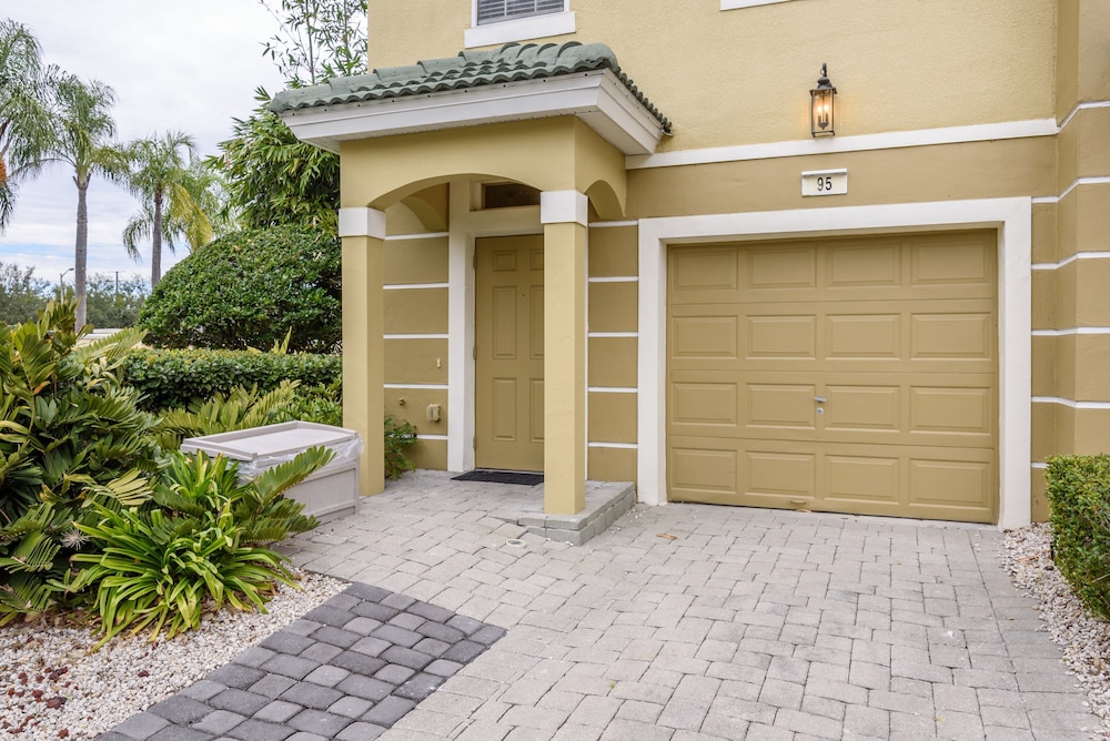 Vista Cay Resort Direct Townhomes by Millennium Management