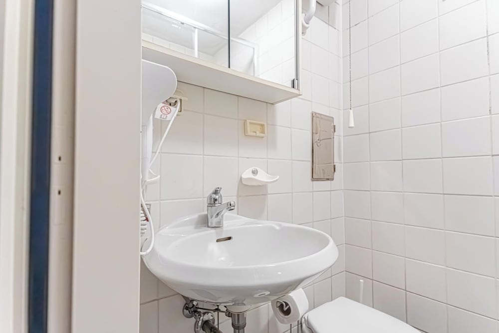Elegant 1BR Apt Steps from Praterstern