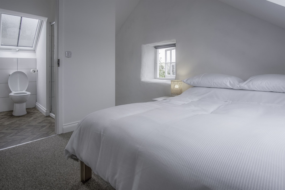 Brook Cottage - 1 Bedroom Cottage - Dale view 3