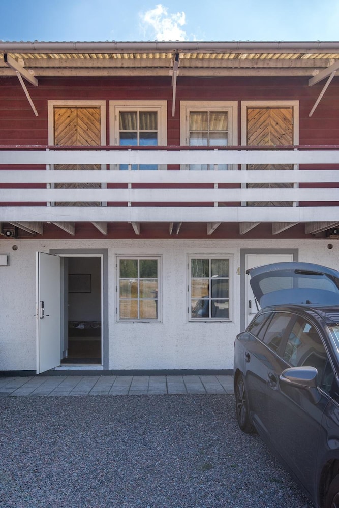 Tallbackens Gård & Vandrarhem - Hostel