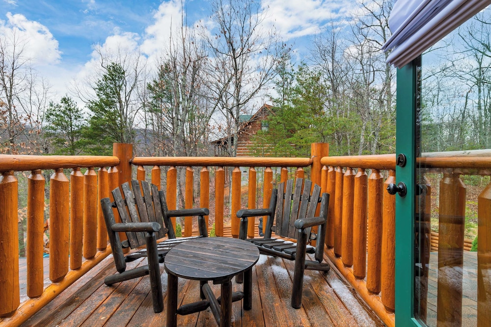 American Dream by Avantstay Deck w/ Views Theater, Game Room, Community Pool