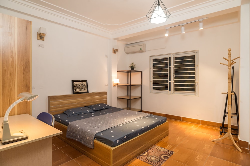 Mom's House Hostel