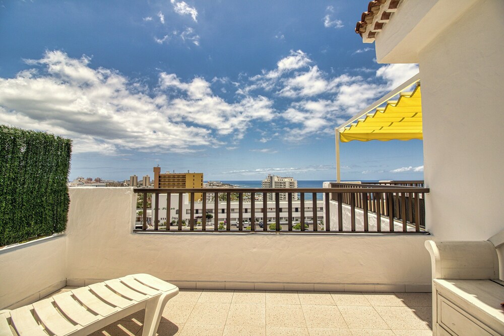 Apartment - Sleeps 4 - Jacuzzi - Terrace - Pool
