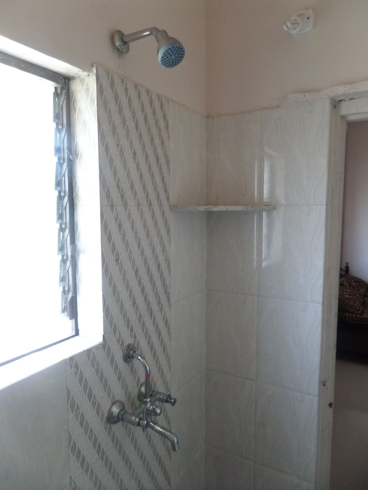 Hotel Ladli Lodging